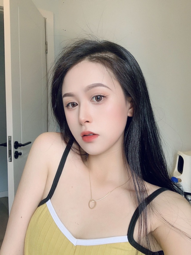 祺-浙江省·杭州市·上城区--接受寄拍，也是带货主播。女装的，美瞳也可以
身高168.
体重98斤
鞋码38码
做事不墨迹，但一定认真
比较追求完美
什么风格都能驾驭