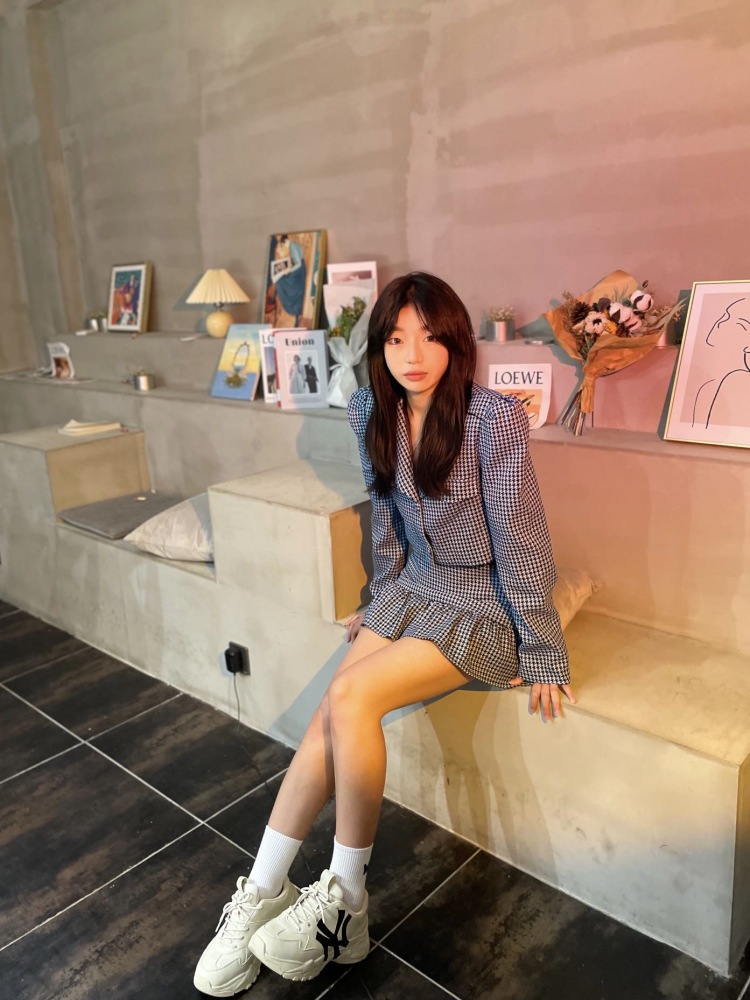 小晗· ᴥ ·-辽宁省·大连市·庄河市--素人模特 接寄拍 衣服 鞋子 包包 饰品 化妆品都可!会化妆 会拍照 会p图 任何风格、妆容都可驾驭 170 58