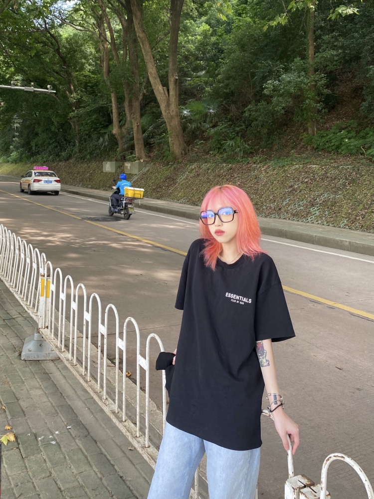 恩-北京市·北京市·海淀区-抖音 微博 快手-接单范围:服饰寄拍 种草视频
出图快 会修图 有风格相似的可以找我 🙏