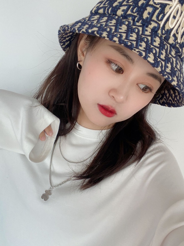 💕三颗小石子-天津市·天津市·滨海新区-抖音微博***快手-身高166 体重52kg 鞋码36
接寄拍,服装 包包 鞋子各种装饰品(假睫毛 美瞳 耳饰 项链 帽子)
还阔以有宠物的哦~