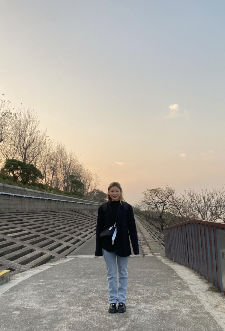 大白-上海市·上海市·宝山区--接单 :包包 衣服裤子鞋子 耳环项链 特长 :跳舞 拳击 演戏