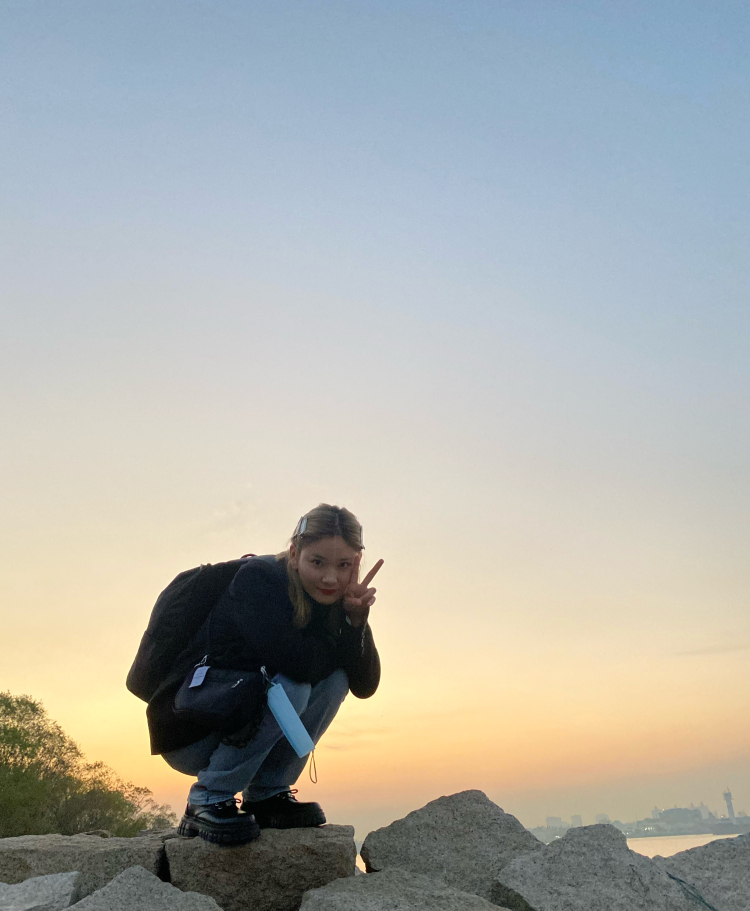 大白-上海市·上海市·宝山区--接单 :包包 衣服裤子鞋子 耳环项链 特长 :跳舞 拳击 演戏