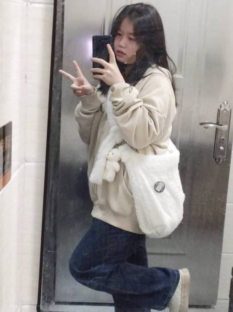 秦-重庆市·重庆市·沙坪坝区-快手抖音小红薯-学生    寄拍 唱歌跳舞  可以app推广  买家秀看见了可以选我！可以更好的帮你们推广  做一个销量
