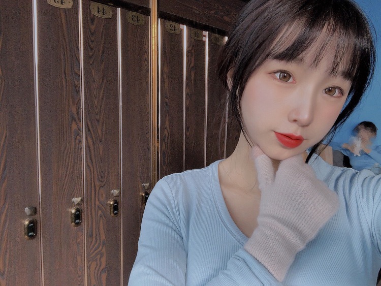 兔兔呀-浙江省·杭州市·上城区--接寄拍网拍 服装饰品等 各种风格不限制 各大平台都可发布 会修图出图快效率高长期合作 ~