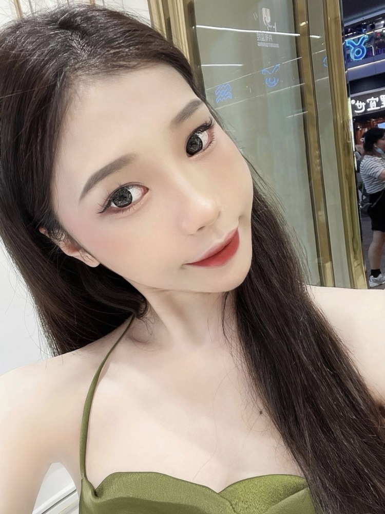 magnolia-广东省·深圳市·罗湖区-***:Eive--大家好!我是深圳网红:magnolia
身高166 体重45kg 鞋码38
接寄拍,服装 包包 鞋子各种饰品,擅长各类风格穿搭,探店打卡,喜欢拍照p图,有着高级的审美跟搭配感。
艺名:珊敏
年龄:22