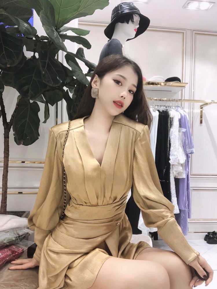magnolia-广东省·深圳市·罗湖区-***:Eive--大家好!我是深圳网红:magnolia
身高166 体重45kg 鞋码38
接寄拍,服装 包包 鞋子各种饰品,擅长各类风格穿搭,探店打卡,喜欢拍照p图,有着高级的审美跟搭配感。
艺名:珊敏
年龄:22