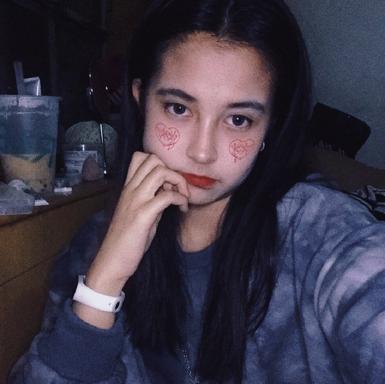 ·u-新疆维吾尔自治区·巴音郭楞蒙古自治州·库尔勒市--167·50
有点肉嘟嘟 会拍照 会p图 
接衣服 美瞳 鞋子 饰品等等的寄拍哦
可发小🍠 🍑宝