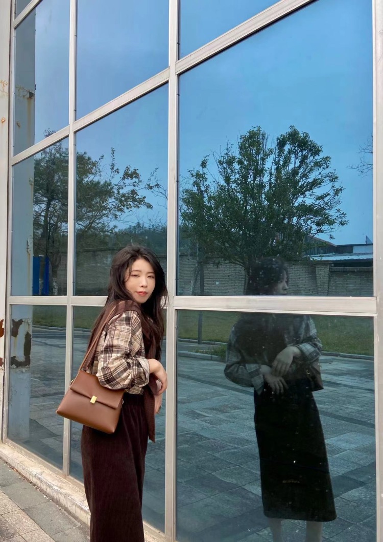 A·陈青🤍-四川省·广元市·利州区-抖音:AndQq8-接寄拍啦 买家秀也可!风格(韩系 酷辣 轻熟 )鞋子 包包 饰品都可!他拍对镜拍都可!