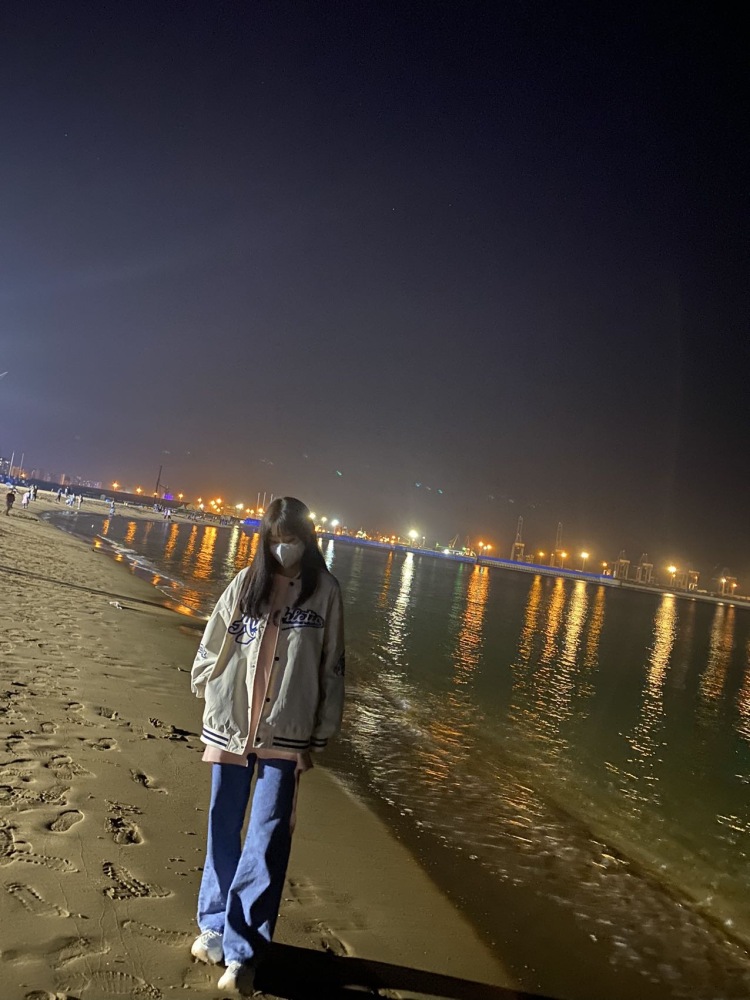 夭夭.-河北省·秦皇岛市·海港区-抖音快手-身高163
体重44kg
喜欢拍照 接寄拍✨衣服 首饰