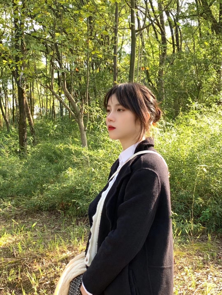 穗穗念-湖南省·永州市·零陵区-快手抖音知乎***最右-im搞笑女 兴趣是拍照爱好是p图 想接寄拍 流量推广 买家秀 短视频创作什么的!!