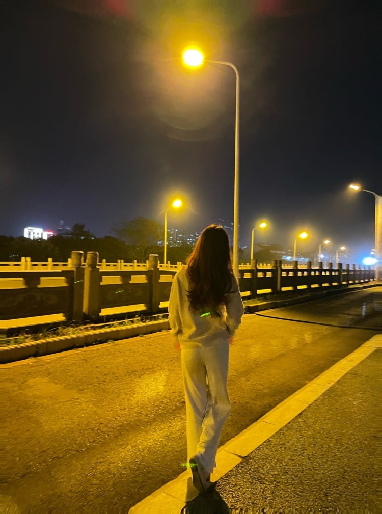 琪琪-江西省·南昌市·青山湖区--喜欢打卡网红点去拍照,会p图,性格开朗,想做寄拍,有需要的可以和作用哟!