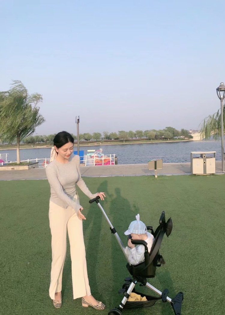 橙大事🍊-山东省·青岛市·胶州市--接寄拍 身高166cm 体重58kg 很会拍照,可盐可甜,任何风格