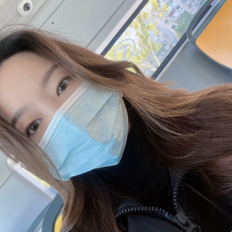 Momo-浙江省·温州市·瑞安市--可接寄拍衣服,饰品,美妆,护肤,包包,鞋子。开箱测评,买家秀。
