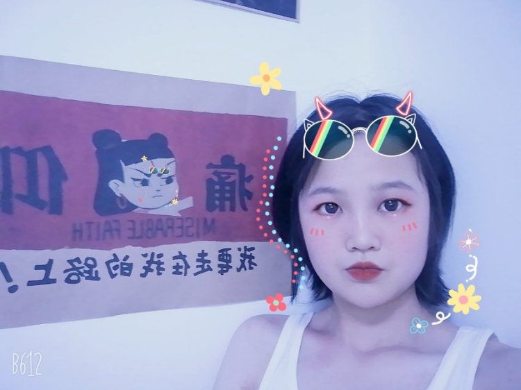 .-四川省·成都市·成华区-***,微博-本人21岁。161,84斤。平时爱好较多,跑步,打球,看音乐节是目前最为喜欢的。闲暇时间会练练毛笔字,做饭之类的,喜欢摇滚乐。接寄拍,合适就好。