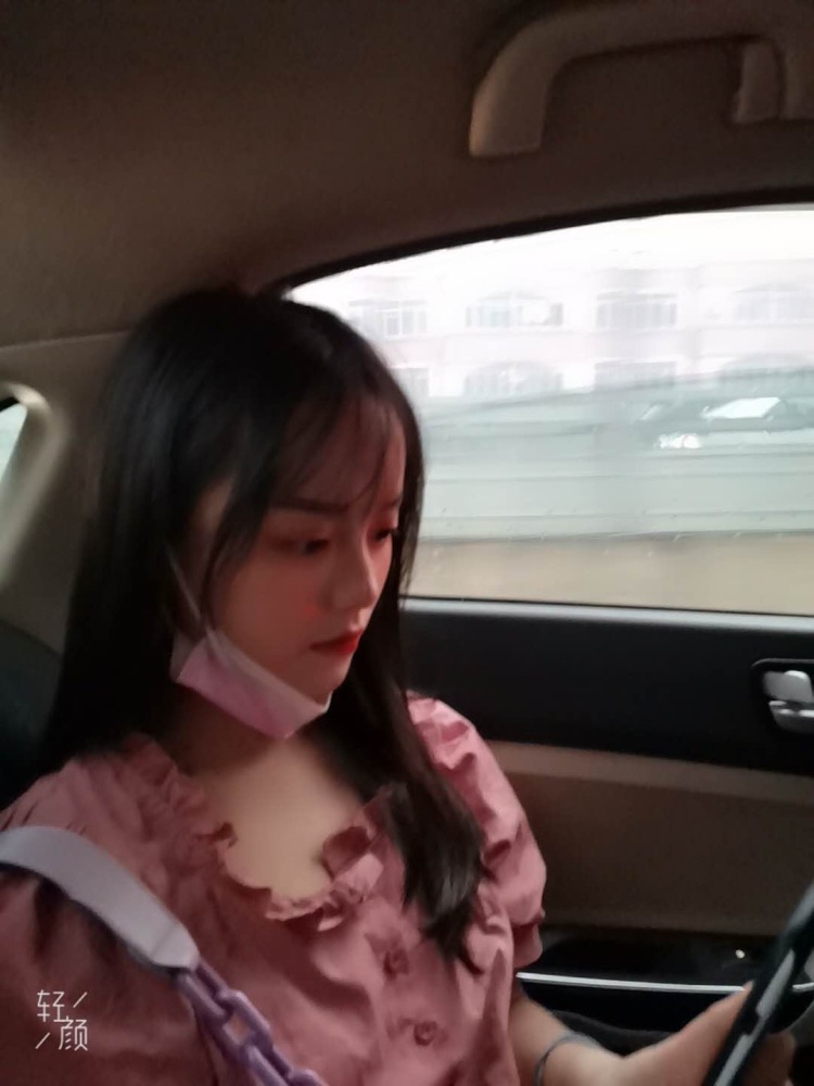 hzw.-安徽省·合肥市·蜀山区--接寄拍,饰品类,眼镜,化妆品什么的也可等 喜欢画画,艺术生 ,五官长的比较好看,个子不高。