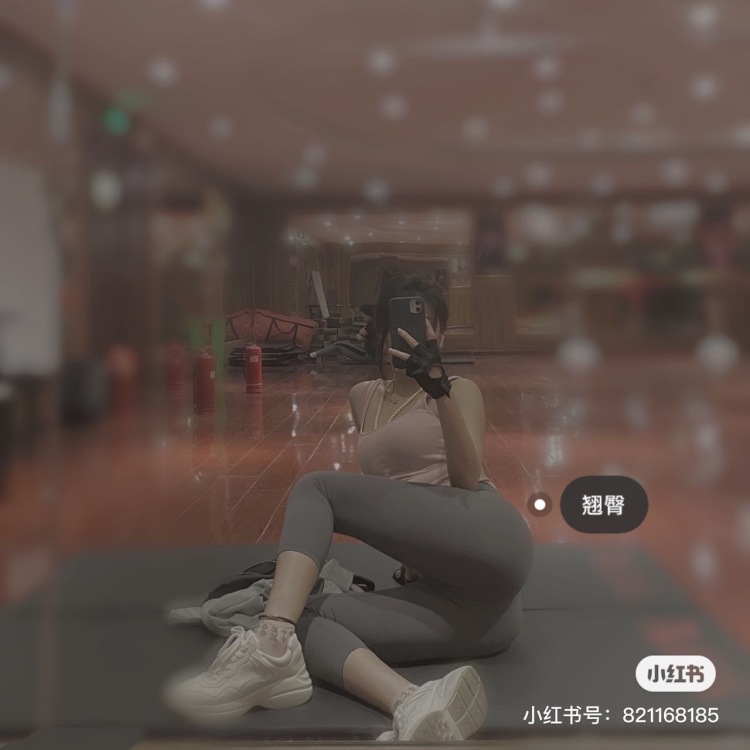 @「冷」、-北京市·北京市·朝阳区--166 96斤 有健身底子 可接衣服 饰品 包包 鞋子 出图快 也可接短视频拍摄 图片真实 真诚合作