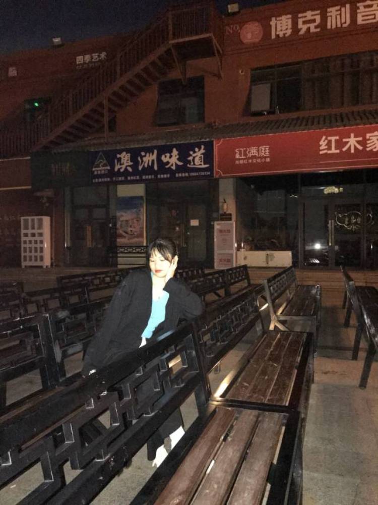 岚桉-广东省·深圳市·光明区-抖音,快手,***-身高167体重106 长得一般腰长腿长脖子长
