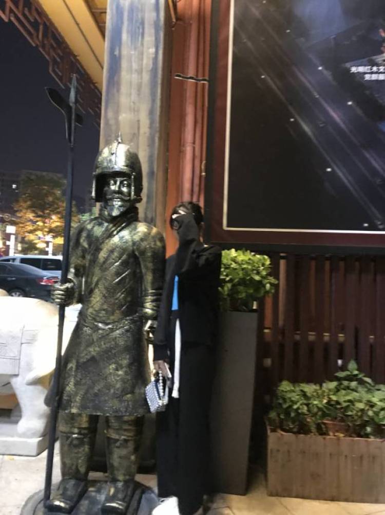 岚桉-广东省·深圳市·光明区-抖音，快手，***-身高167体重106     长得一般腰长腿长脖子长