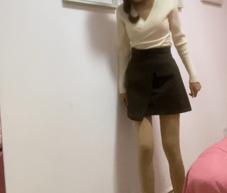 玥玥睡醒了-河南省·南阳市·宛城区--身高165   体重94斤，会拍照会p图，接寄拍衣服，鞋子，帽子，首饰等，有意向请联系我