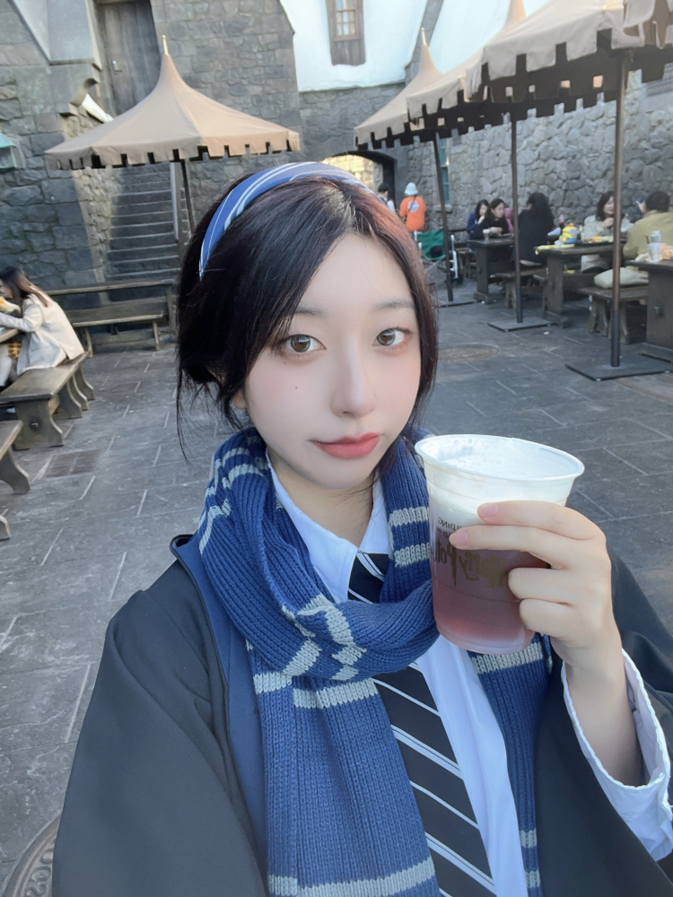 （yls💕-浙江省·杭州市·江干区--目前抖音有1W+粉丝 可接服装类植入 接拍买家秀 服装 包包 等都可 会修图 会剪辑 出图快