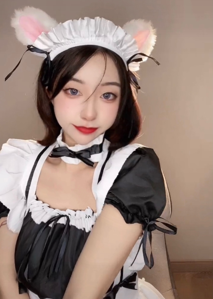 （yls💕-浙江省·杭州市·江干区--目前抖音有1W+粉丝 可接服装类植入 接拍买家秀 服装 包包 等都可 会修图 会剪辑 出图快