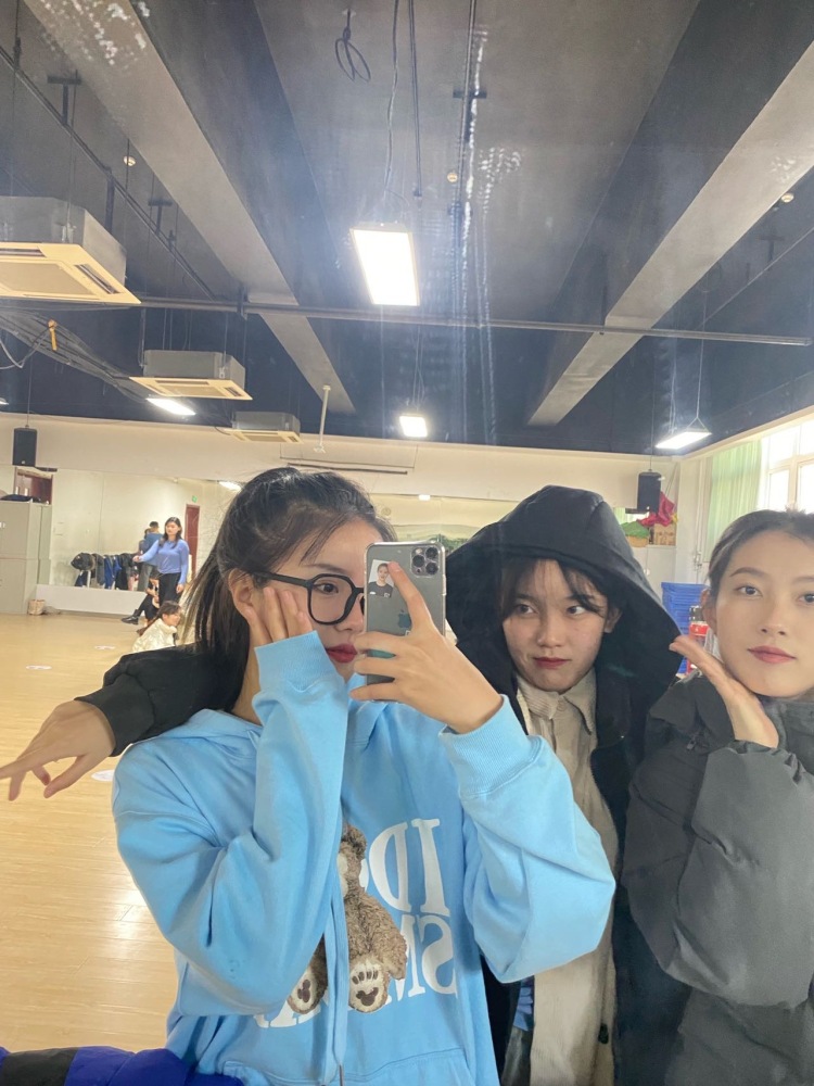 77-河北省·衡水市·桃城区-抖音 606-是一名在读大学的舞蹈生 身高166体重98 接单接单!!!!!!!!抖600➕