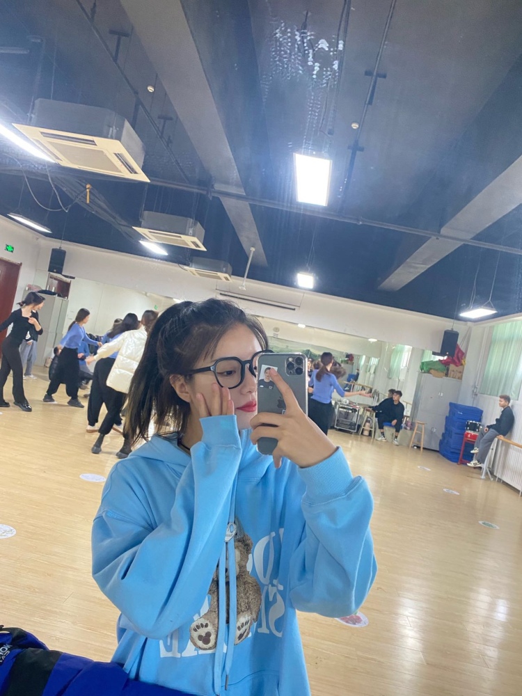 77-河北省·衡水市·桃城区-抖音 606-是一名在读大学的舞蹈生 身高166体重98 接单接单!!!!!!!!抖600➕