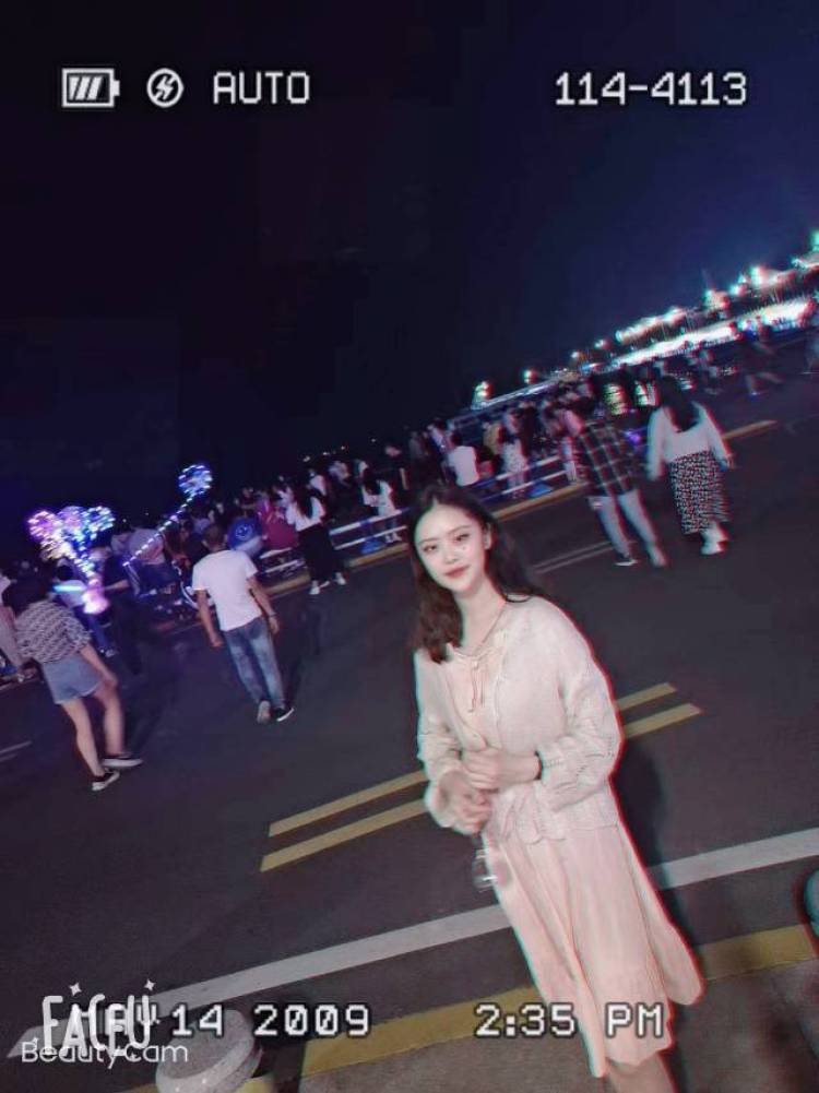。-山东省·青岛市·李沧区--接寄拍,衣服,包包,化妆品等都可。出图快,会p图,空闲时间多