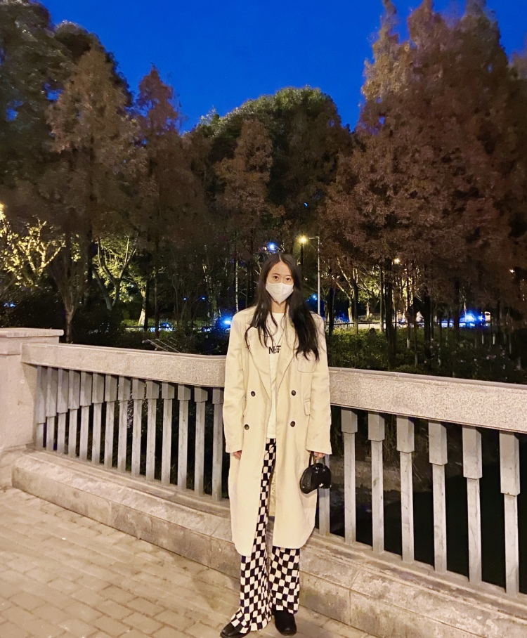 Nuyoah.-四川省·成都市·金牛区-快手 抖音-喜欢拍照 
本人偏欧韩风 各种风格都可尝试
身高168
体重94
