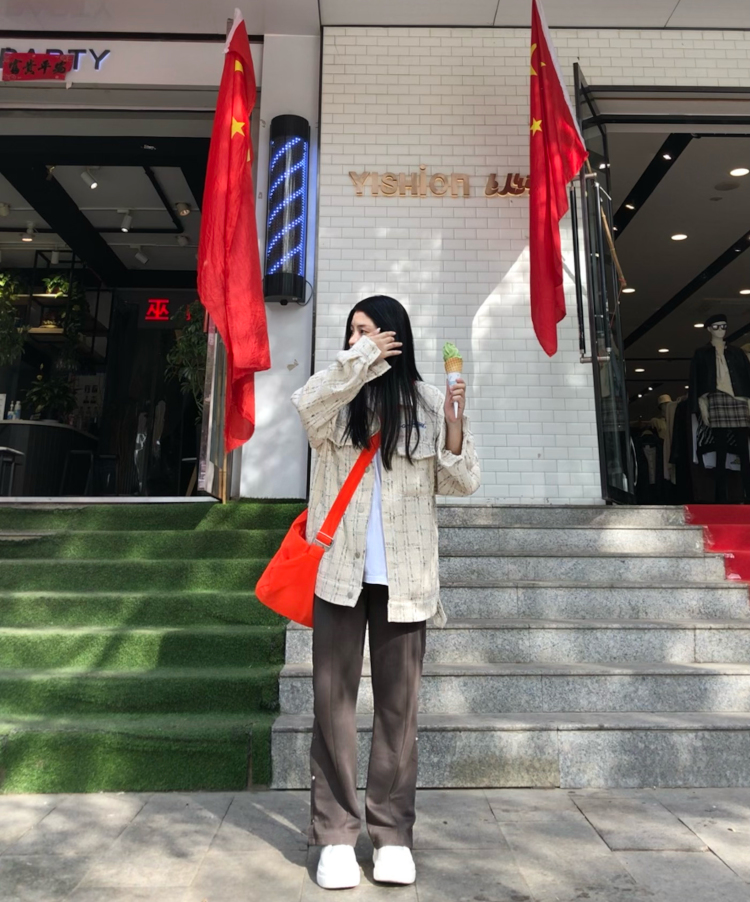 合家欢乐身体健康-山西省·太原市·万柏林区-抖音 微博-接寄拍!不接受垫付单!平时喜欢拍照拍照!接买家秀 衣服 包包 鞋子 都可以!可长期合作!
年龄:22
身高:1.63
体重:60KG