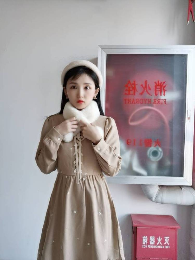 金鱼🐳-河北省·石家庄市·赵县-*** 抖音 -接买家秀，图片，视频都可。
脾气好可外景。
接***图文种草。