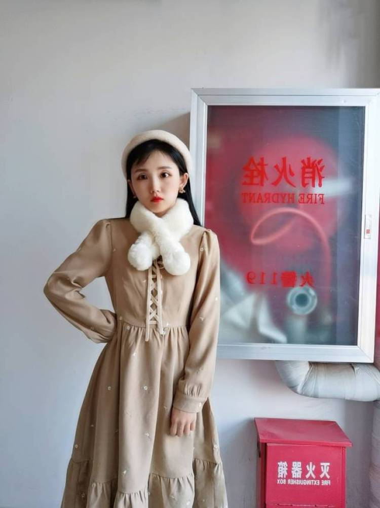 金鱼🐳-河北省·石家庄市·赵县-*** 抖音 -接买家秀，图片，视频都可。
脾气好可外景。
接***图文种草。