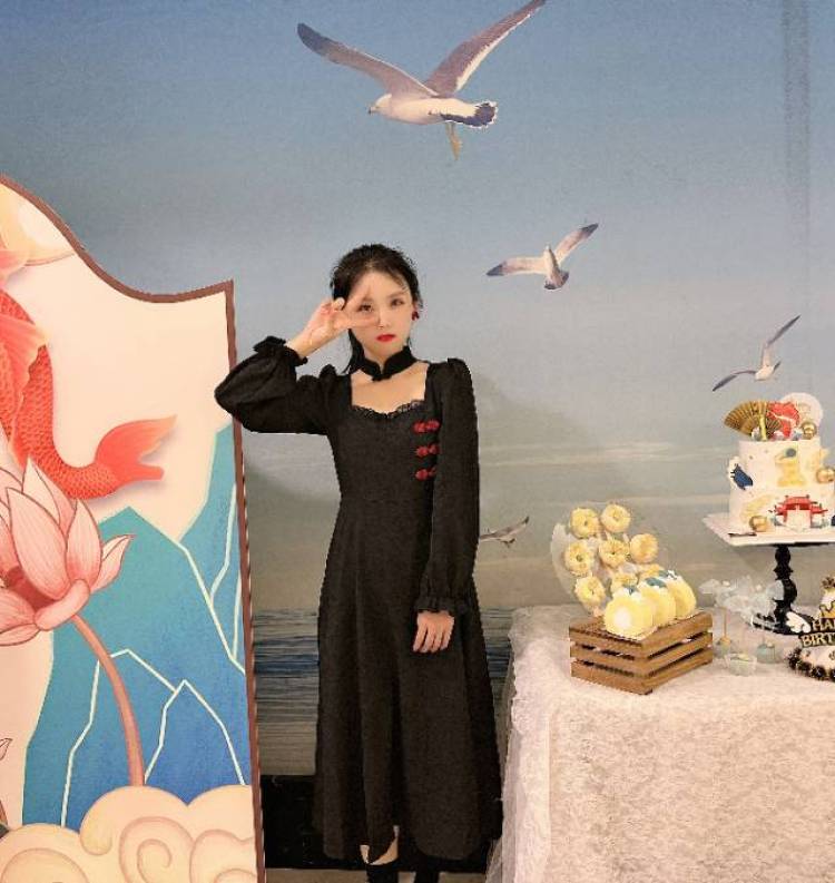 金鱼🐳-河北省·石家庄市·赵县-*** 抖音 -接买家秀，图片，视频都可。
脾气好可外景。
接***图文种草。