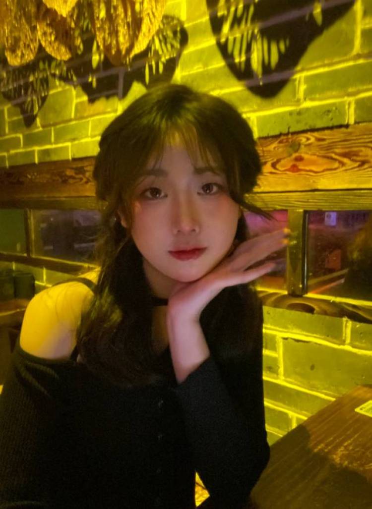 兔兔不吃🐟-浙江省·宁波市·江北区-抖音-接寄拍，包包首饰服装都行，身高162，体重90斤，会拍照会p图，平时我也爱拍照的，接拍可露脸，平时也发发抖音