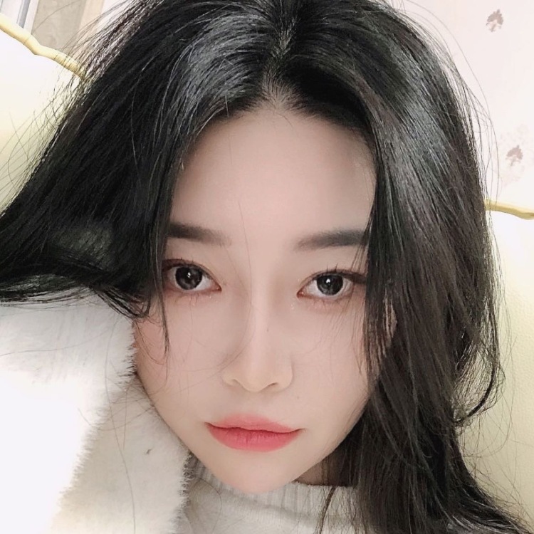 🌙-江苏省·扬州市·邗江区-抖音52055555w -新手小白想做寄拍模特，希望能和大佬们切磋学习，闲来无事就喜欢买衣服拍照片，寄拍模特挺适合我的就上来试试看，希望有大佬能给我个机会，谢谢