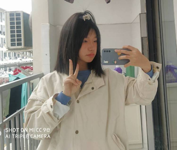 L.-安徽省·池州市·贵池区--会穿搭但是没有很多钱买衣服,像做寄拍模特有免费的衣服,所以可以不收钱,可接衣服鞋子,包,美瞳