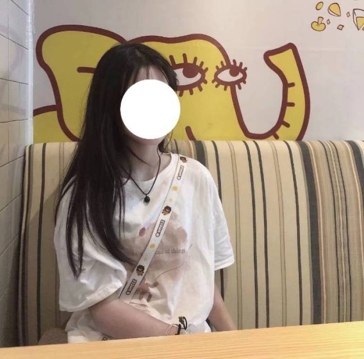 違心.-广东省·中山市·西区街道-抖音-想做寄拍模特,可接衣服/鞋子/包包/美瞳美甲/美妆彩妆/手饰有饰之类/帽子/声音好听点点?算才艺蛮~哈哈