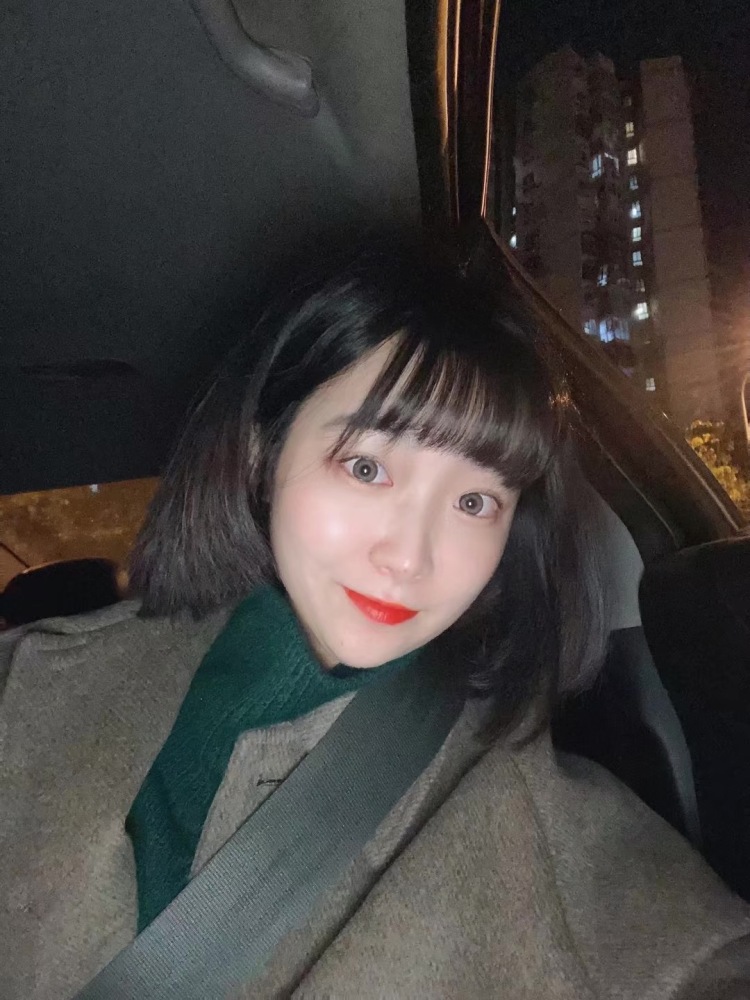 🍄-北京市·北京市·石景山区--本人158 96斤 喜欢穿搭,风格均可,衣服鞋子包包饰品均可,价格可议🐰