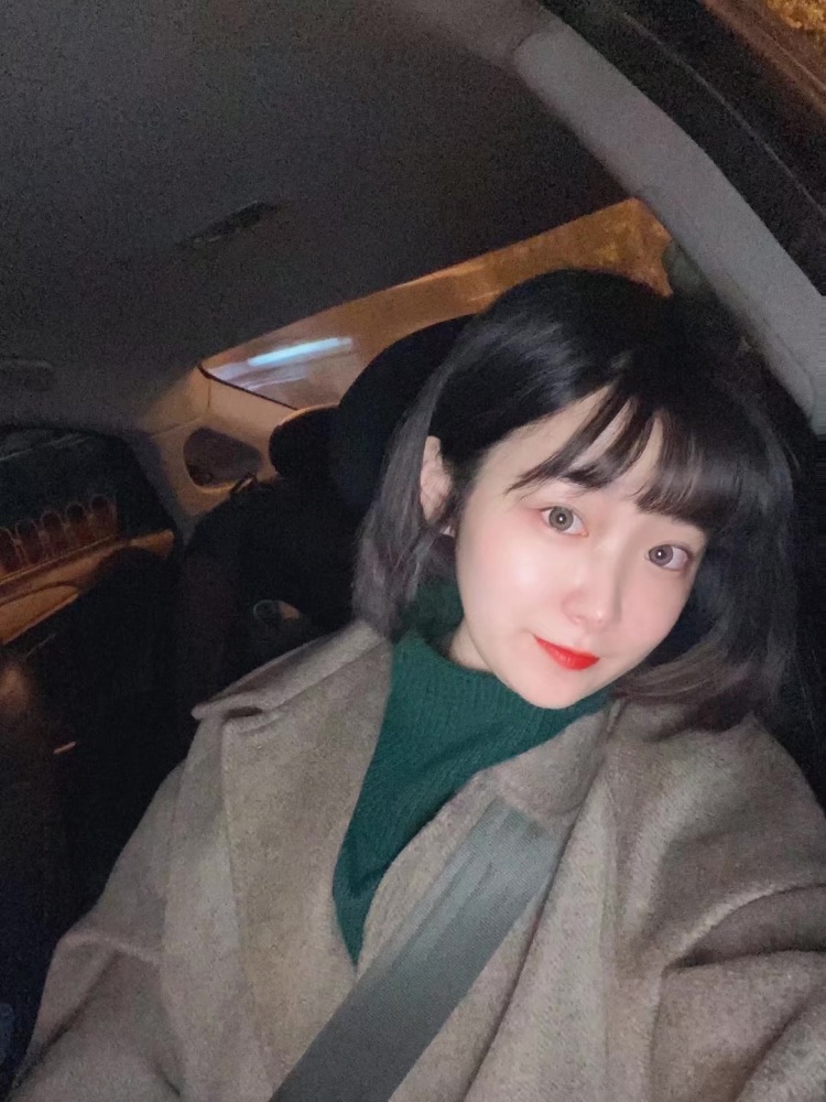 🍄-北京市·北京市·石景山区--本人158 96斤 喜欢穿搭,风格均可,衣服鞋子包包饰品均可,价格可议🐰