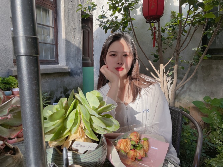 南南-浙江省·湖州市·长兴县-抖音。***。-喜欢拍照 会p图。接拍服装 化妆护肤 饰品都可。儿童类也可以。亲子也可。买家秀,直播带货等都可以。全天在线。