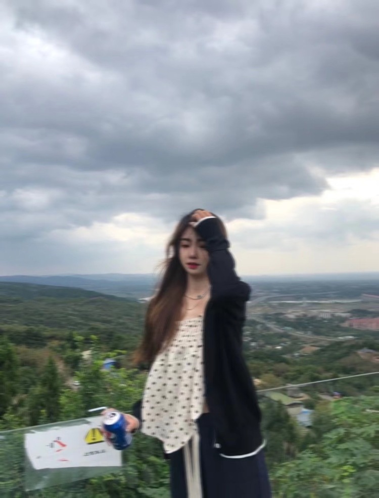 Bae-四川省·成都市·锦江区-抖音 微博 ***-可接买家秀 开箱视频 寄拍模特 我也会p图生活照身材照都可以的 平面模特 价格可以商议