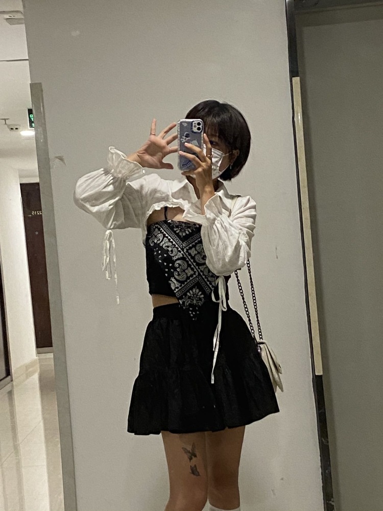 宝贝在这-山东省·临沂市·沂水县-抖音快手***微博-本人身高167体重54，腰很细，会拍照，会穿搭，会化妆，可p图