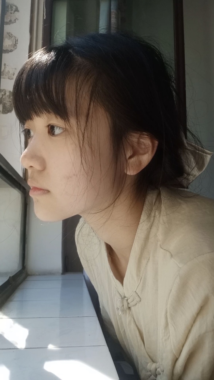 科科-辽宁省·大连市·甘井子区-微博-随缘接单 身高168 51公斤 20岁 看上去长得小 不化妆，p得一手好图，态度性格好，手好看 特点是左眼睛下面有两颗并排泪痣