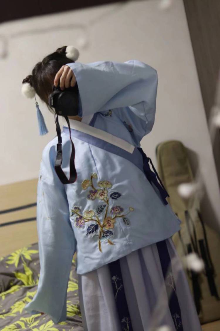 Violet-四川省·绵阳市·涪城区-***-独立摄影师能完成妆造摄影后期出图一条龙服务,好说话,163/95斤有腹肌锁骨,接各平台寄拍送拍