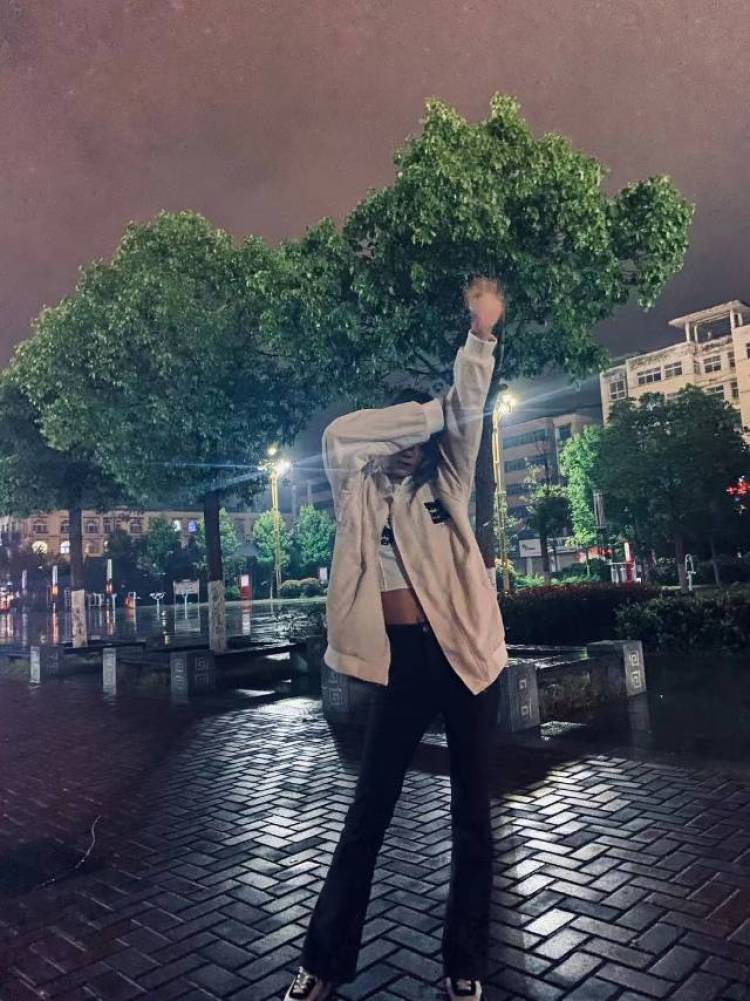 L.-河南省·许昌市·襄城县--寄拍,或者送拍,衣服,鞋子,手饰,脚饰,项链,包包,都可以的哦
