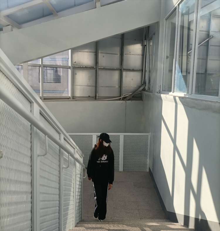 🌙-湖南省·永州市·新田县-快手-本人身高172CM,体重60kg,时间自由 衣服 裤子 鞋子都可以