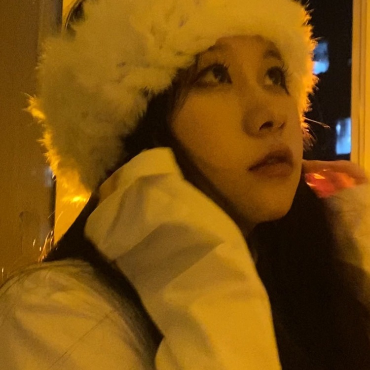 HaiPmNa💫-湖北省·武汉市·江夏区--接寄拍 衣服 美瞳口红 化妆品都可以 会p图 喜欢穿搭 喜欢搭配 喜欢ootd按照要求改照片都可以