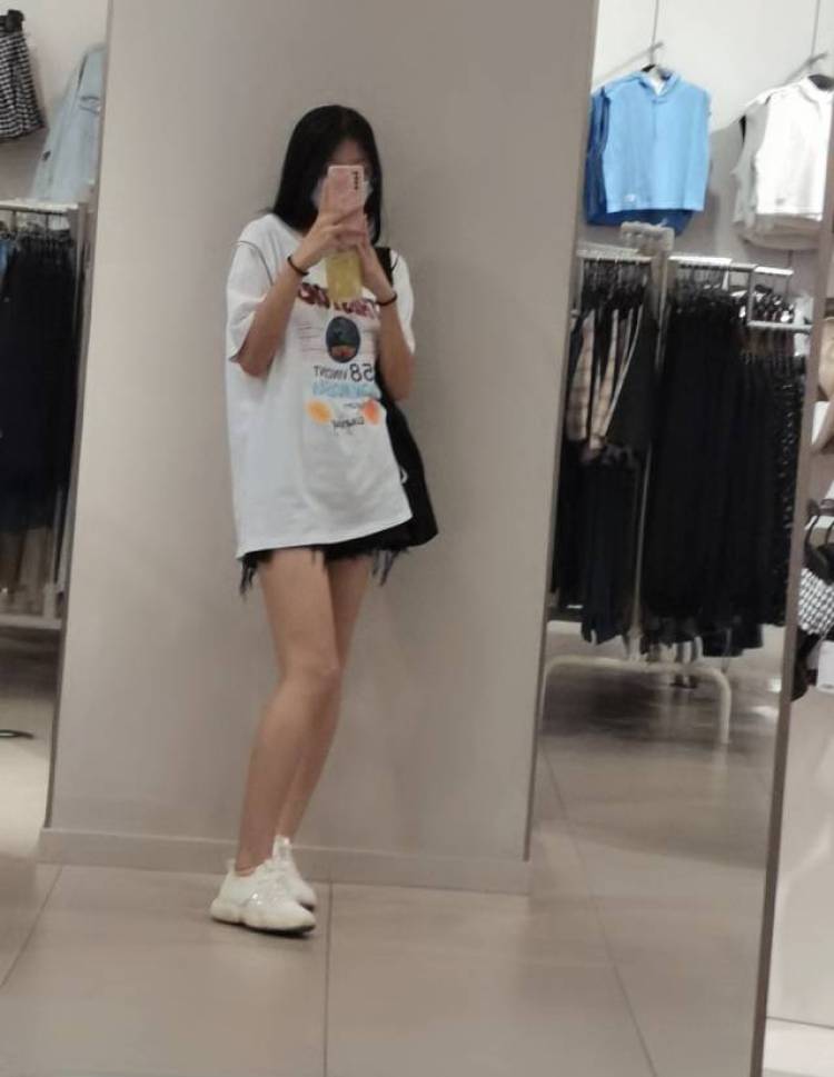 Llll.-辽宁省·大连市·甘井子区-抖音 -身高168 体重105 寄拍 拍照 可不露脸 拍照技术ok 后期处理ok