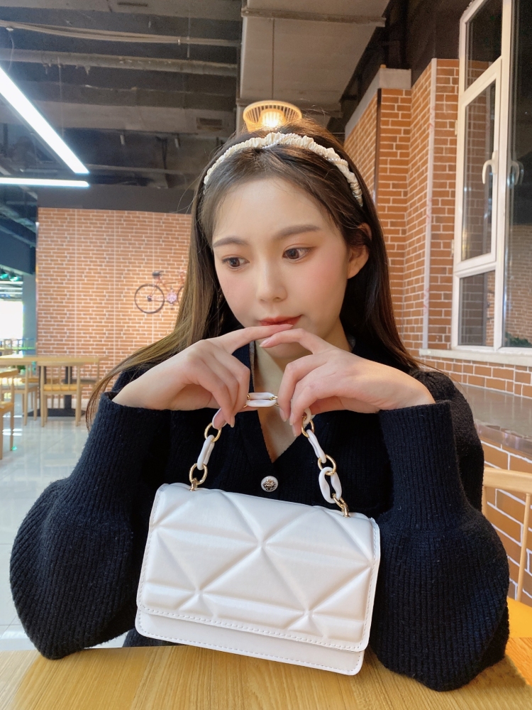 娜娜-山西省·晋中市·太谷区-抖音 微博 ***-接寄拍,服装、饰品、鞋子等都可以。各种风格都可以尝试,有意者私聊,谢谢