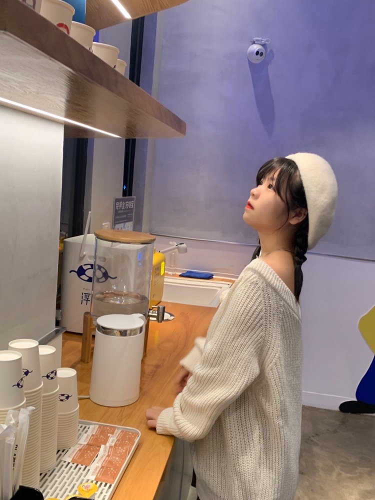 美女收藏家🎀-海南省·海口市·琼山区--可店铺代播，服饰拍摄，探店打卡，vlog，自由模特 喜欢探店